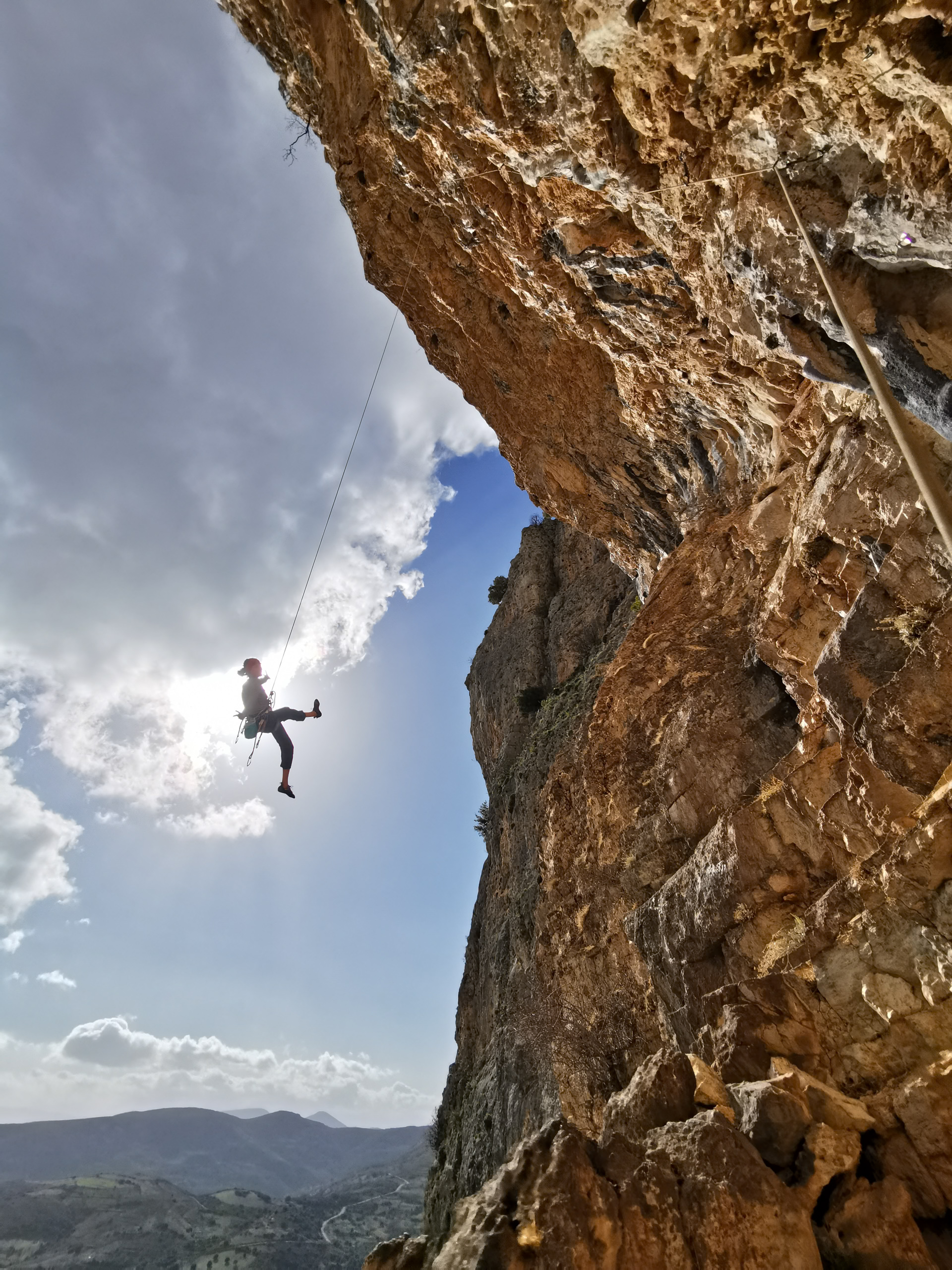 frei hängend, Abseilen einer überhängenden Route