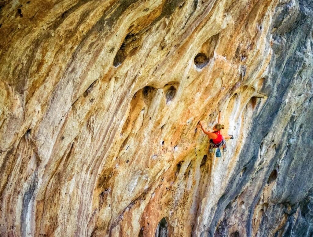 Klettern in Datça an faszinierender Felsstruktur, Türkei